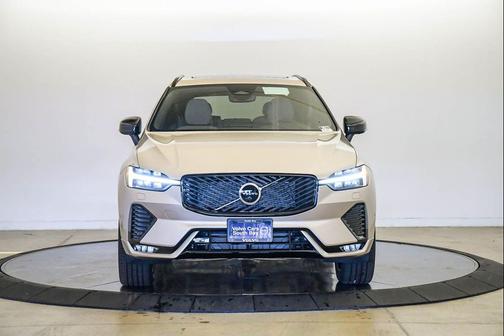 Bright Dusk Metallic 2026 Volvo XC60 B5 Plus