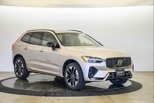 Bright Dusk Metallic 2026 Volvo XC60 B5 Plus