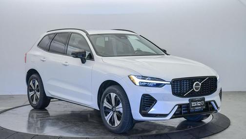 Crystal White Metallic 2025 Volvo XC60 Plug-In Hybrid Core, T8 AWD Electric/Gasoline, Dark
