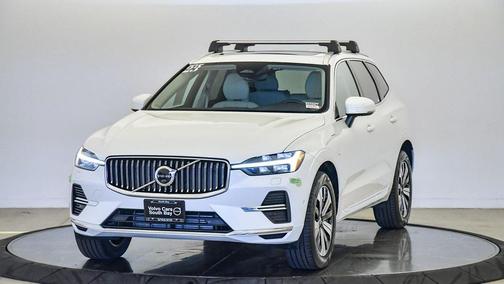 2023 Volvo XC60 Recharge Plug-In Hybrid T8 Plus Bright Theme