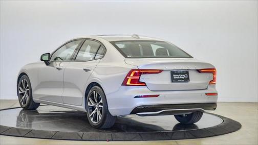 2024 Volvo S60 B5 Core Dark Theme