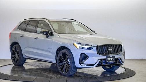 2026 Volvo XC60 B5 Ultra Black Edition