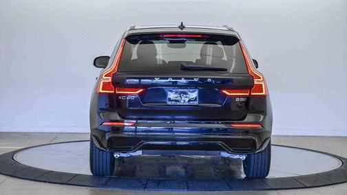 2025 Volvo XC60 B5 Plus