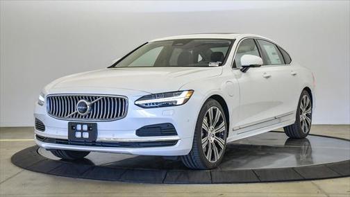 2025 Volvo S90 Plug-In Hybrid T8 Ultra