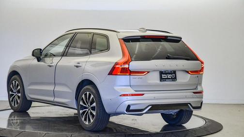 2025 Volvo XC60 B5 Plus