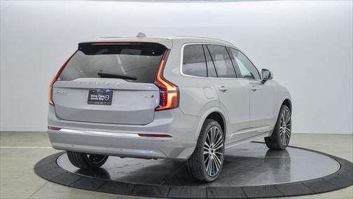 2025 Volvo XC90 B6 Plus 6-Seater