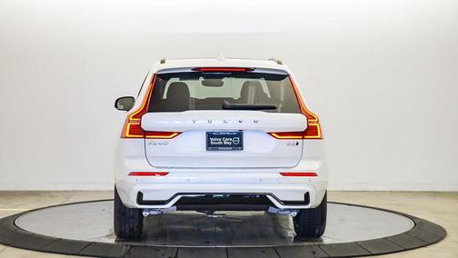 2026 Volvo XC60 B5 Plus