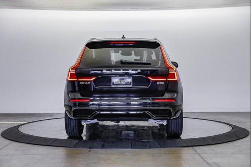 2026 Volvo XC60 B5 Core