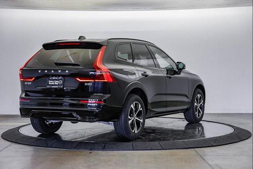 2026 Volvo XC60 B5 Core