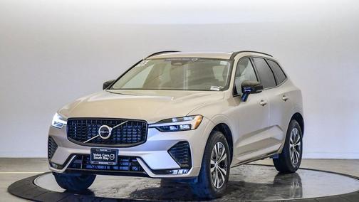 2025 Volvo XC60 B5 Core