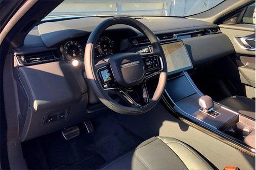 2026 Land Rover Range Rover Velar P400 Dynamic SE