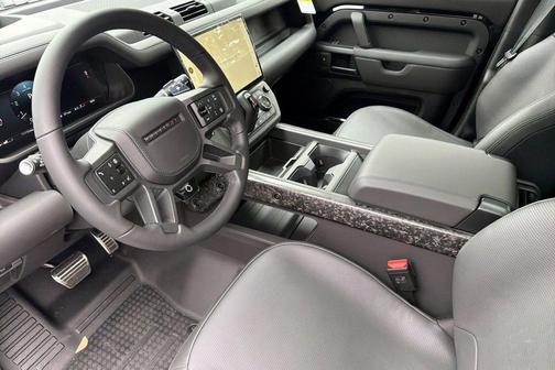 Narvik Black 2026 Land Rover Defender P635 OCTA