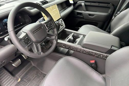 Narvik Black 2026 Land Rover Defender P635 OCTA