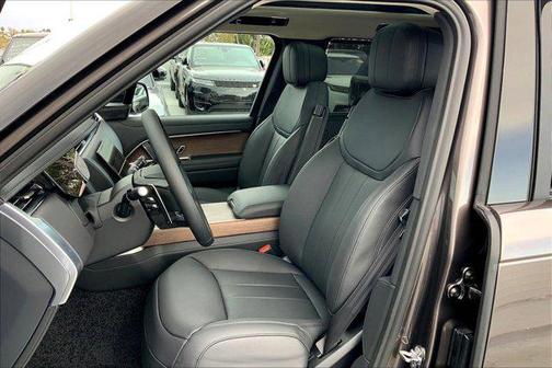 2025 Land Rover Range Rover P530 SE