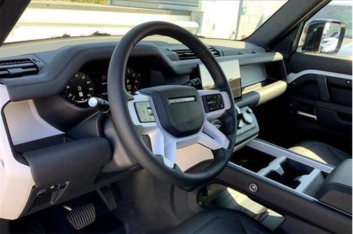 2025 Land Rover Defender 110 P400 S