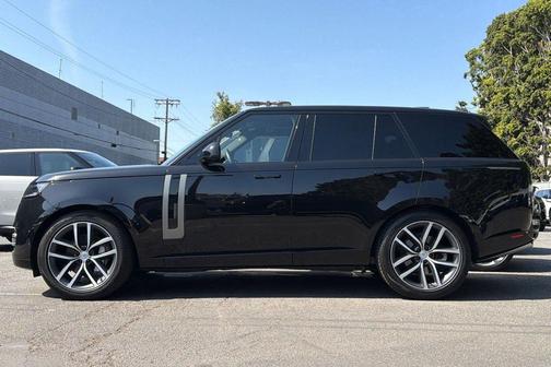Black 2024 Land Rover Range Rover P400 SE