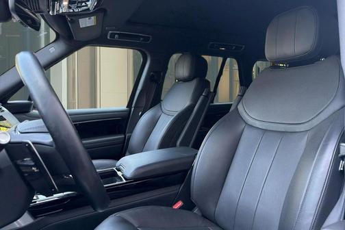 Black 2024 Land Rover Range Rover P400 SE