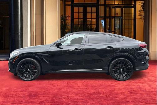 Black Sapphire Metallic 2022 BMW X6 xDrive40i