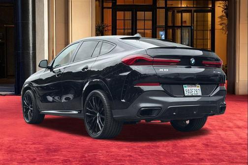 Black Sapphire Metallic 2022 BMW X6 xDrive40i