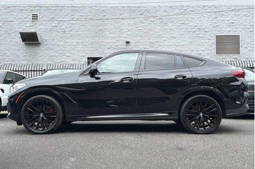 Black Sapphire Metallic 2022 BMW X6 xDrive40i