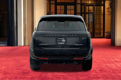 2025 Land Rover Range Rover P530 SE