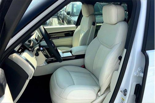 2025 Land Rover Range Rover P400 SE