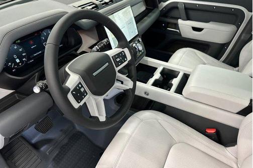 2026 Land Rover Defender P400 X-Dynamic SE