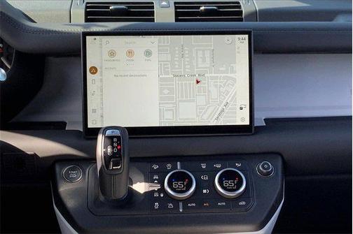 2025 Land Rover Defender 130 P400 X-Dynamic SE