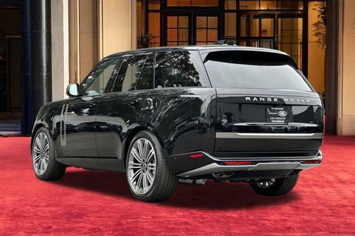 2025 Land Rover Range Rover P530 SE