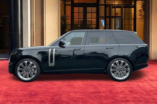 2025 Land Rover Range Rover P530 SE