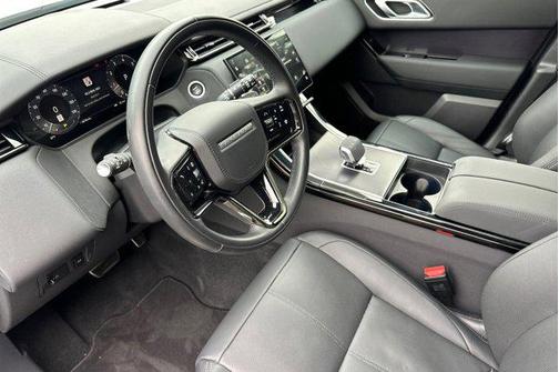 2026 Land Rover Range Rover Velar P250 SE R-Dynamic