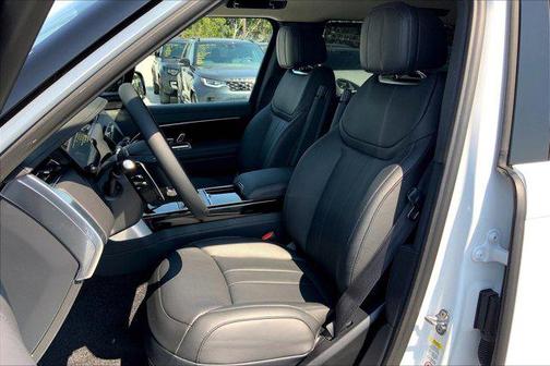 2025 Land Rover Range Rover P530 SE 7 Seat