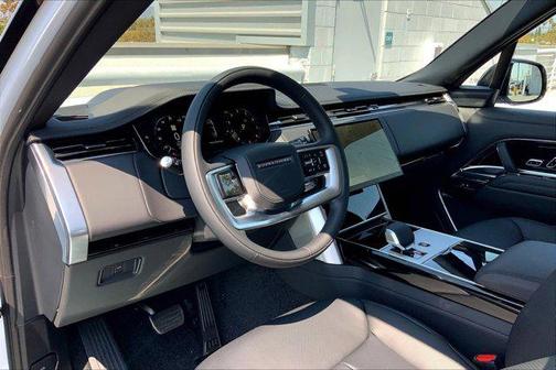 2025 Land Rover Range Rover P530 SE 7 Seat