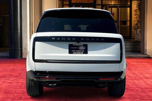 2025 Land Rover Range Rover P530 SE 7 Seat