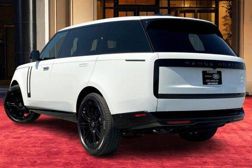 2025 Land Rover Range Rover P530 SE 7 Seat