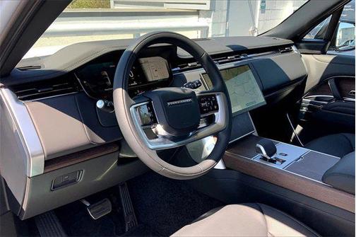 2025 Land Rover Range Rover P530 SE