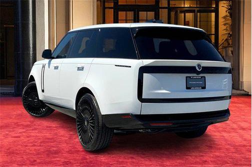 2025 Land Rover Range Rover P530 SE