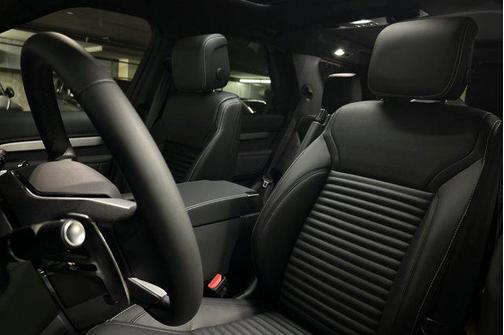 2026 Land Rover Discovery Gemini Edition