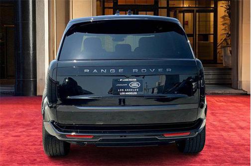 2025 Land Rover Range Rover P400 SE