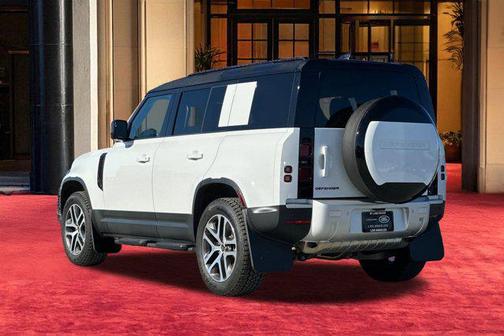 2025 Land Rover Defender 110 P300