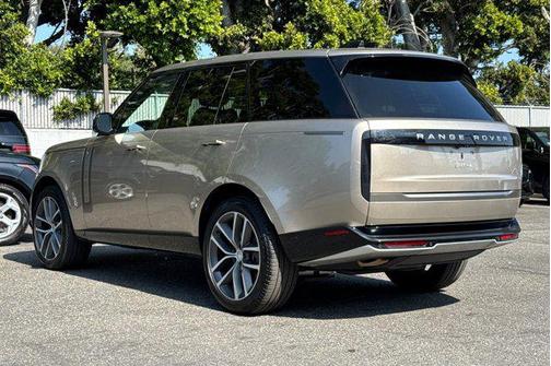 Gold 2024 Land Rover Range Rover P400 SE
