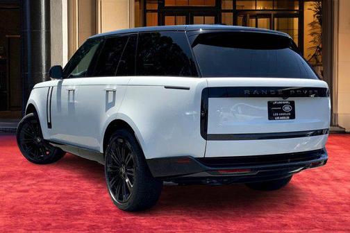 2025 Land Rover Range Rover P530 SE