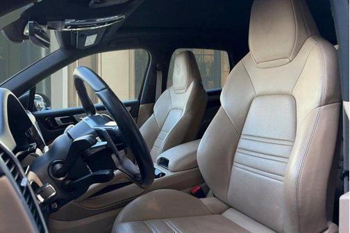 Black 2022 Porsche Cayenne Cayenne E-Hybrid