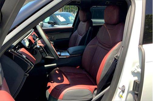 2025 Land Rover Range Rover Sport SE