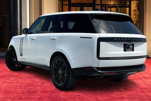 2025 Land Rover Range Rover P400 SE