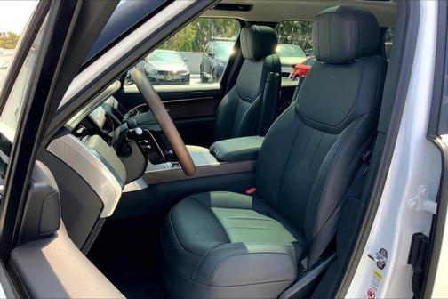 2025 Land Rover Range Rover P400 SE
