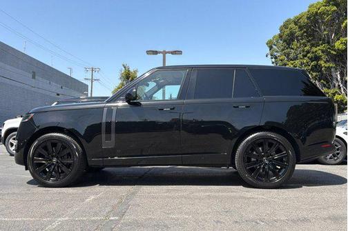 Black 2023 Land Rover Range Rover P400 SE