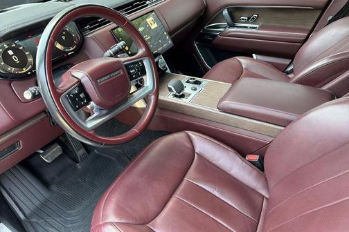 Black 2023 Land Rover Range Rover P400 SE