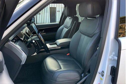 2025 Land Rover Range Rover P550e Autobiography