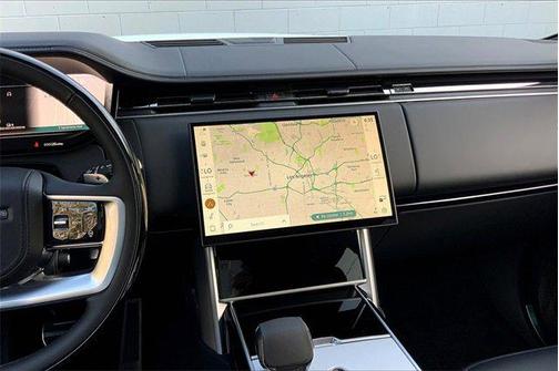 2025 Land Rover Range Rover P550e Autobiography